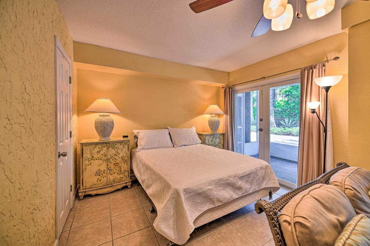 Lido Key Hideout With Patio And Yard And Walk To Beach! Сарасота Екстериор снимка
